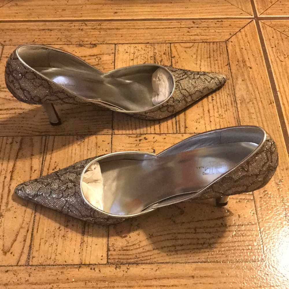 Heels - Picture 3 of 3